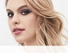 Get the step-by-step application tips for creating the season’s on-trend Soft Smoky Eye Look from Mary Kay. 